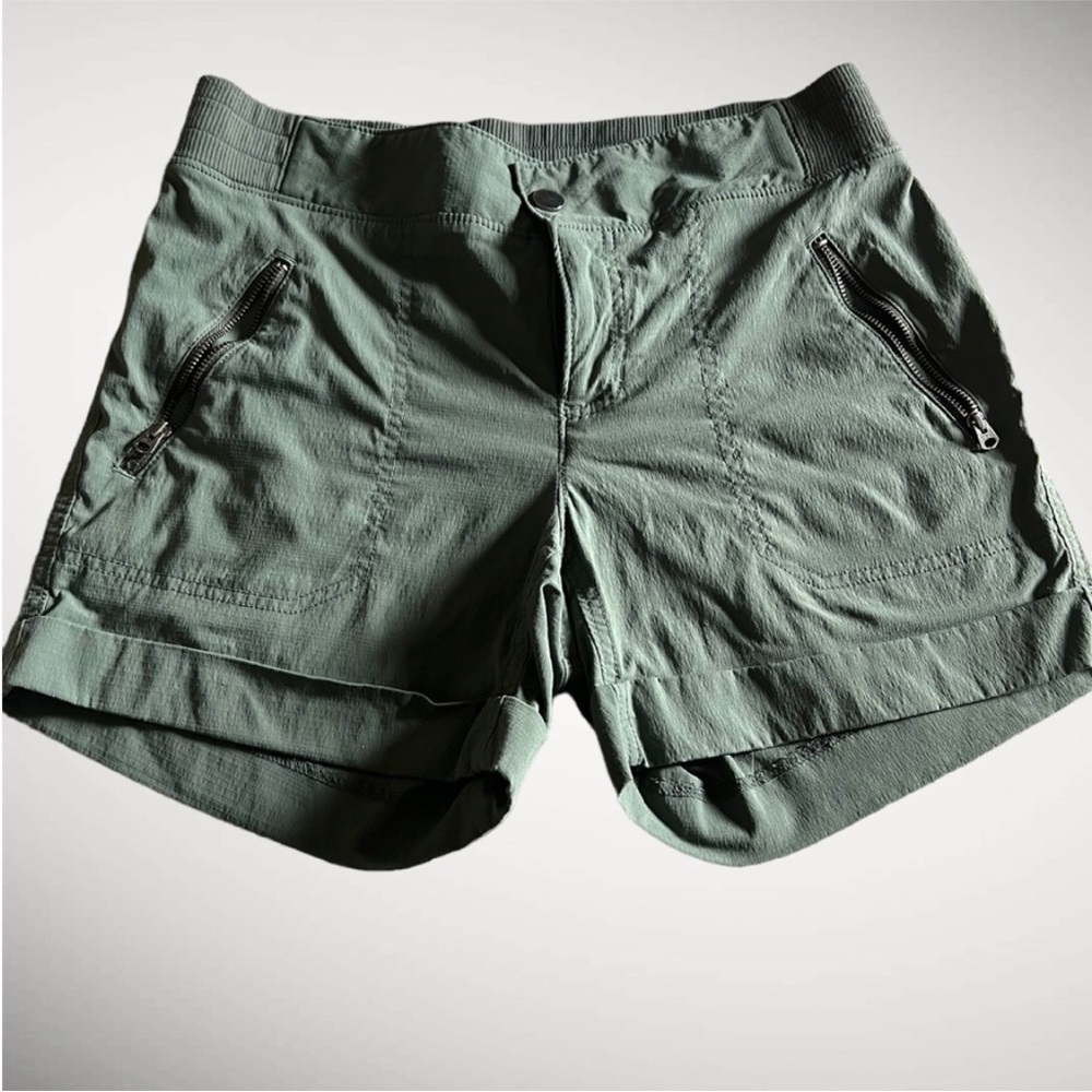 Athleta Green Cargo Shorts Relaxed Fit - Picture 4 of 6